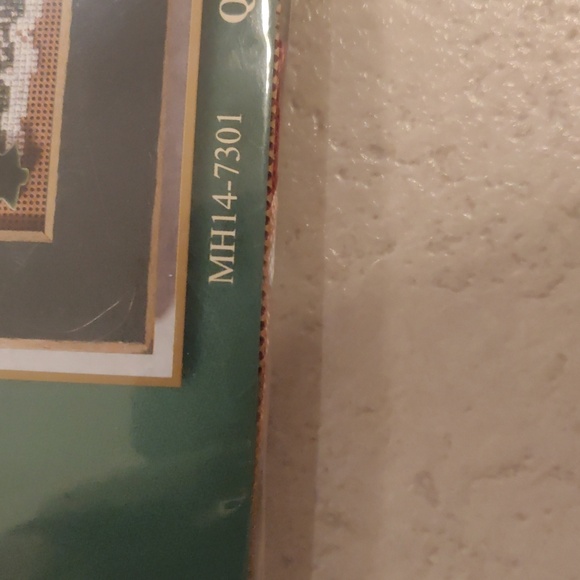 Mill Hill Queen Anne HouseBeaded Counted Cross Stitch Kit MH14-7301 Buttons & Be - Picture 4 of 4